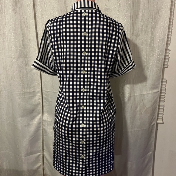 HINSON WU - Picture 6 of 10